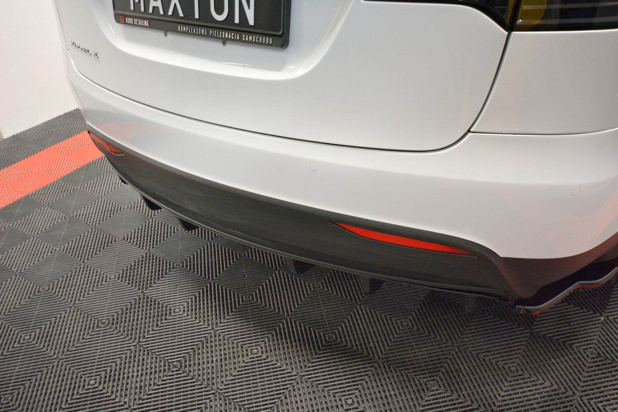 REAR VALANCE TESLA MODEL X