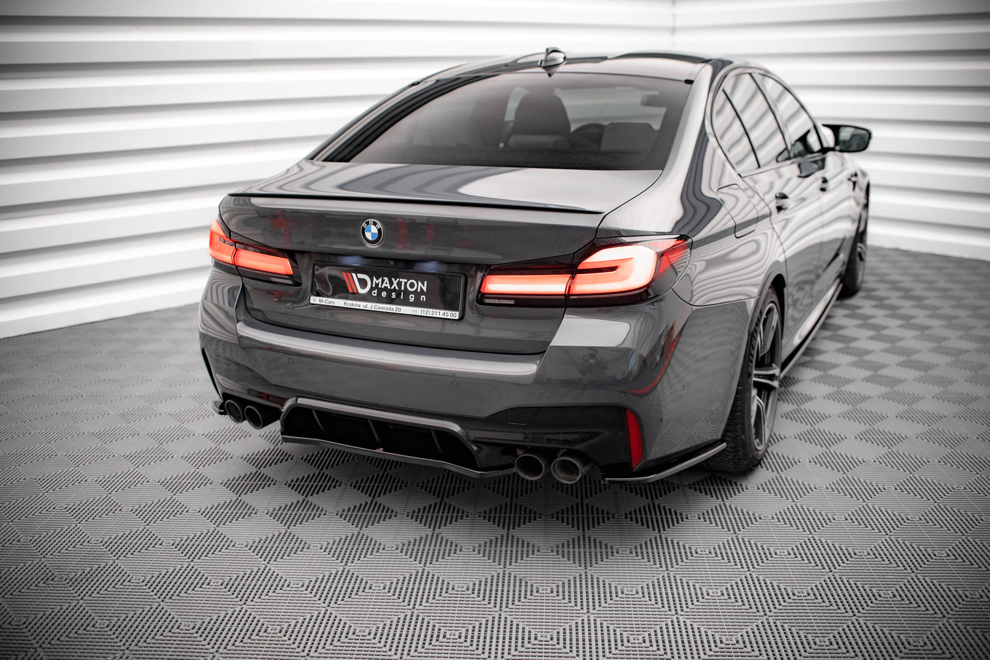 CENTRAL REAR SPLITTER BMW M5 F90