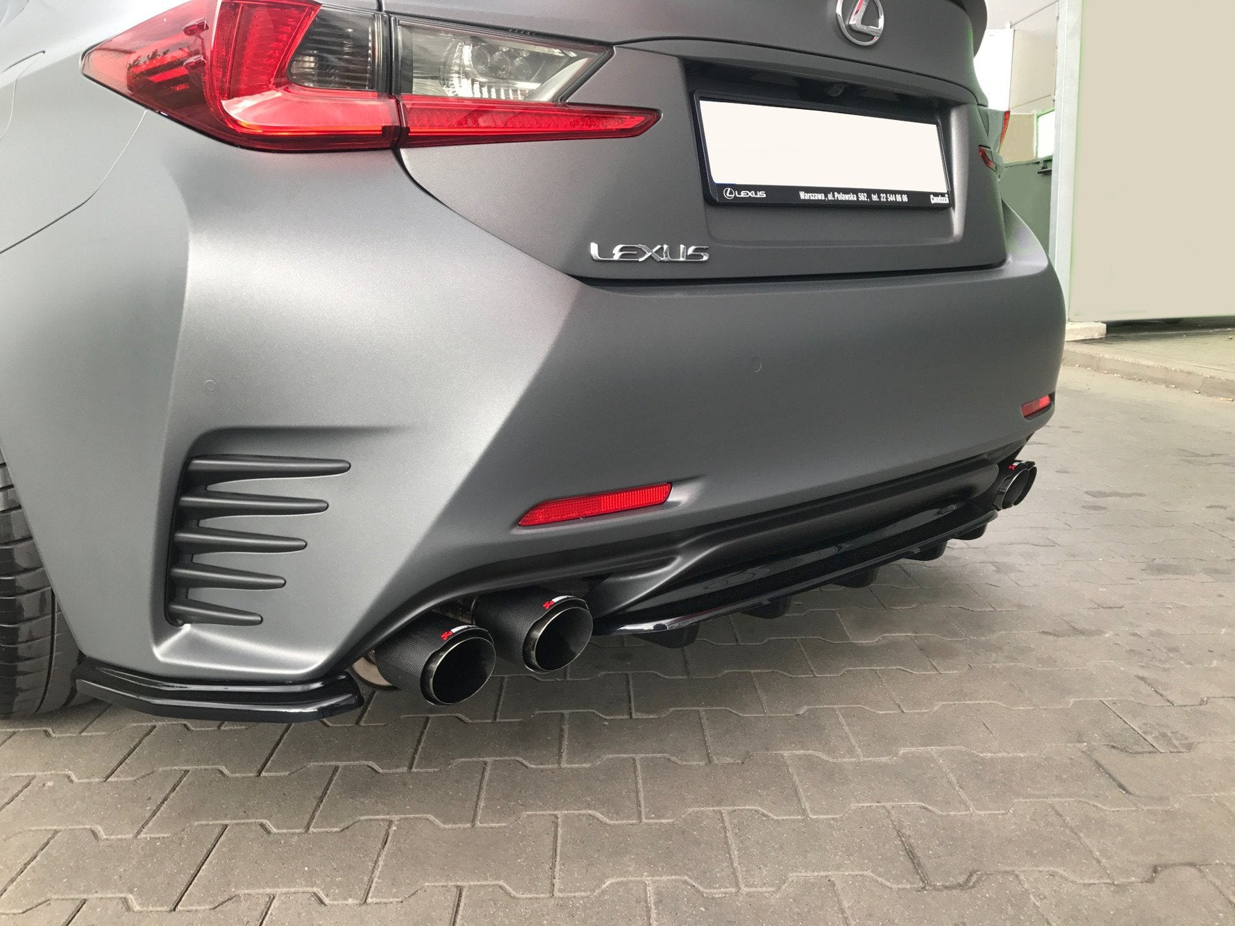 CENTRAL REAR SPLITTER (WITH VERTICAL BARS) Lexus Rc