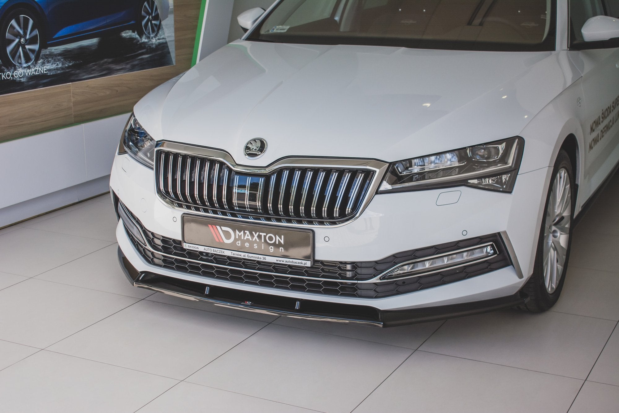 Front Splitter V.2 Skoda Superb Liftback / Combi Mk3 Facelift