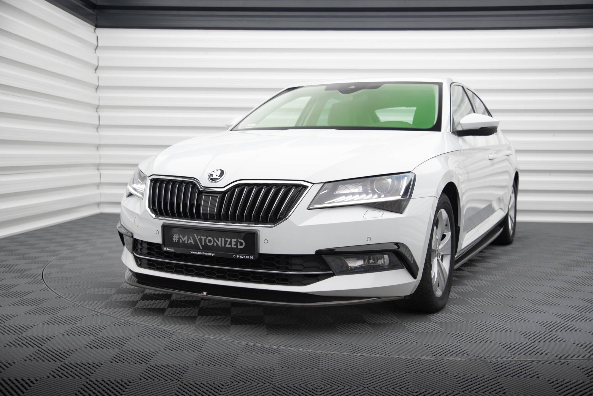 Front Splitter V.1 Skoda Superb Mk3