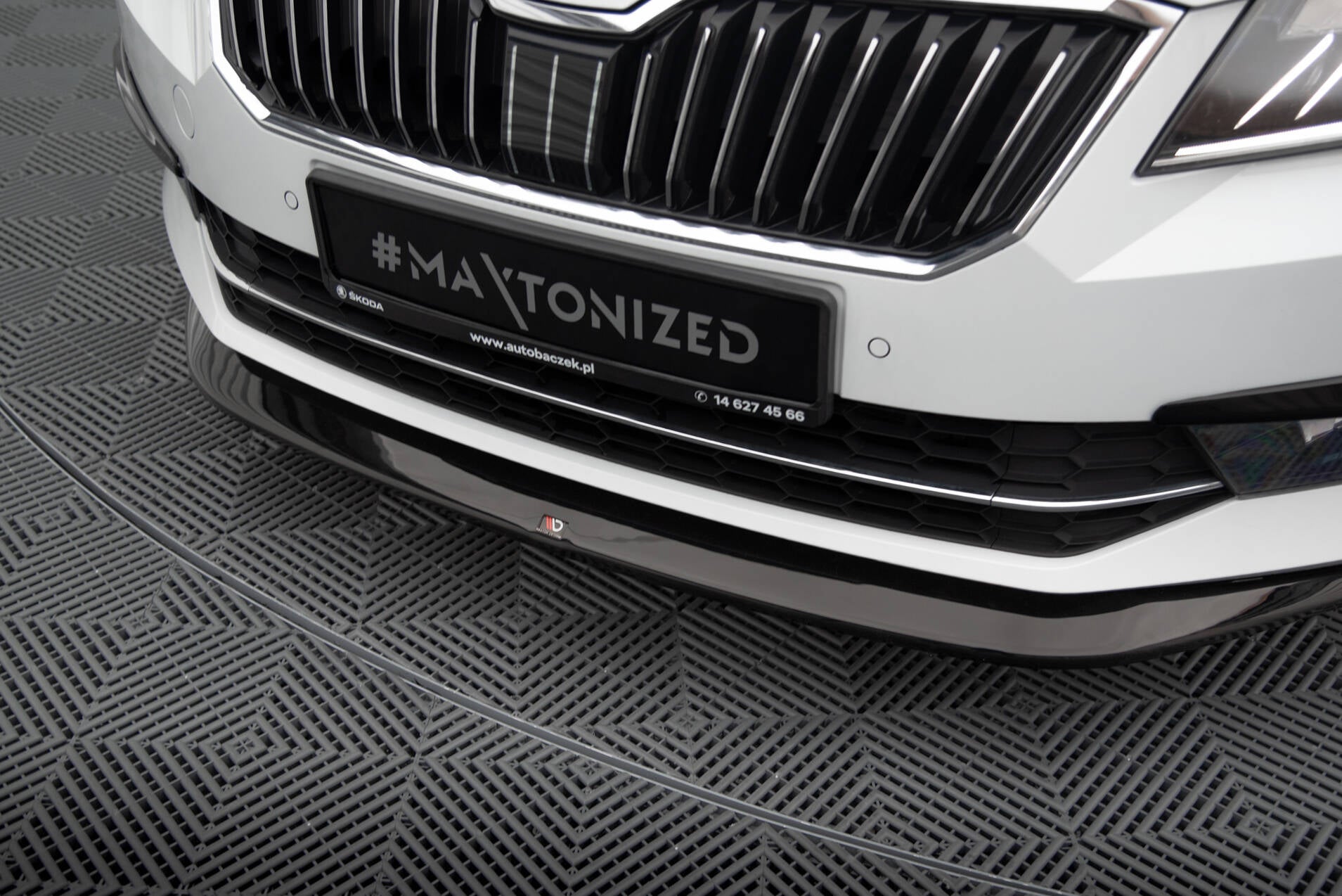 Front Splitter V.1 Skoda Superb Mk3