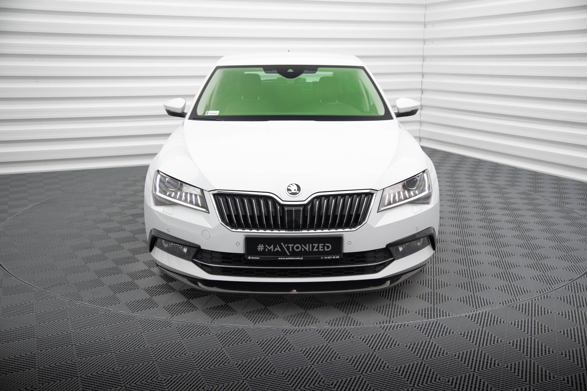 Front Splitter V.1 Skoda Superb Mk3