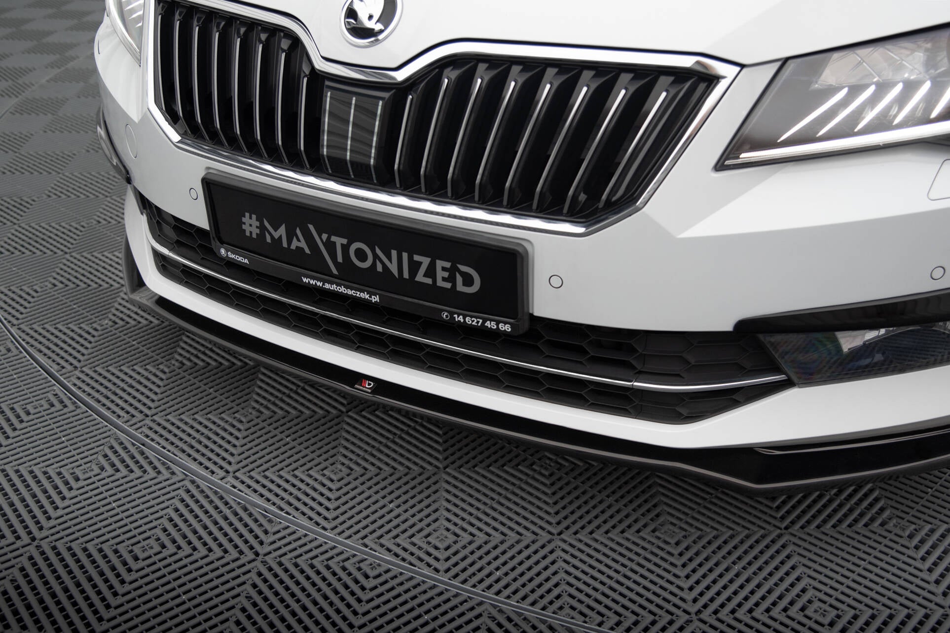 Front Splitter V.2 Skoda Superb Mk3