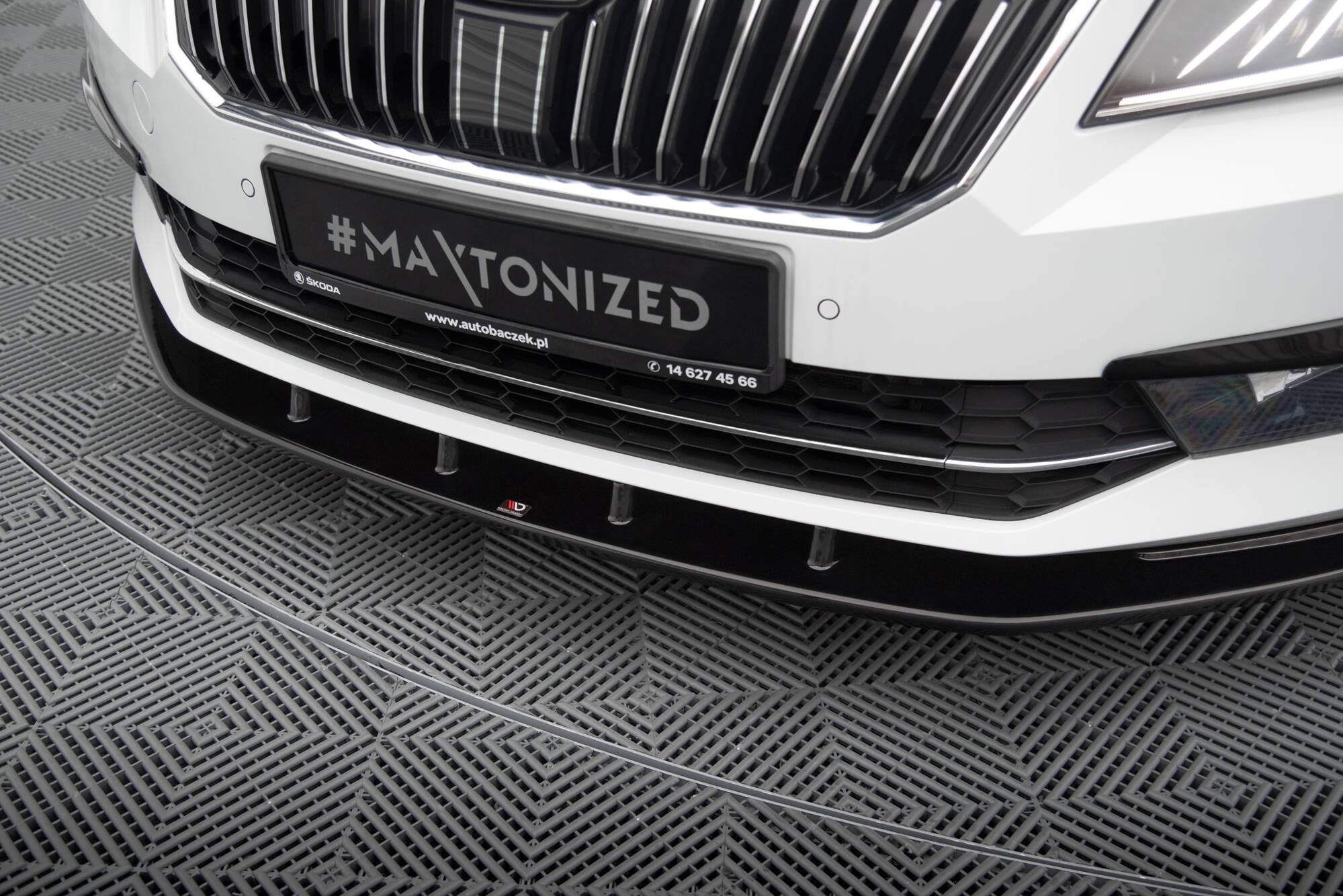 Front Splitter V.3 Skoda Superb Mk3