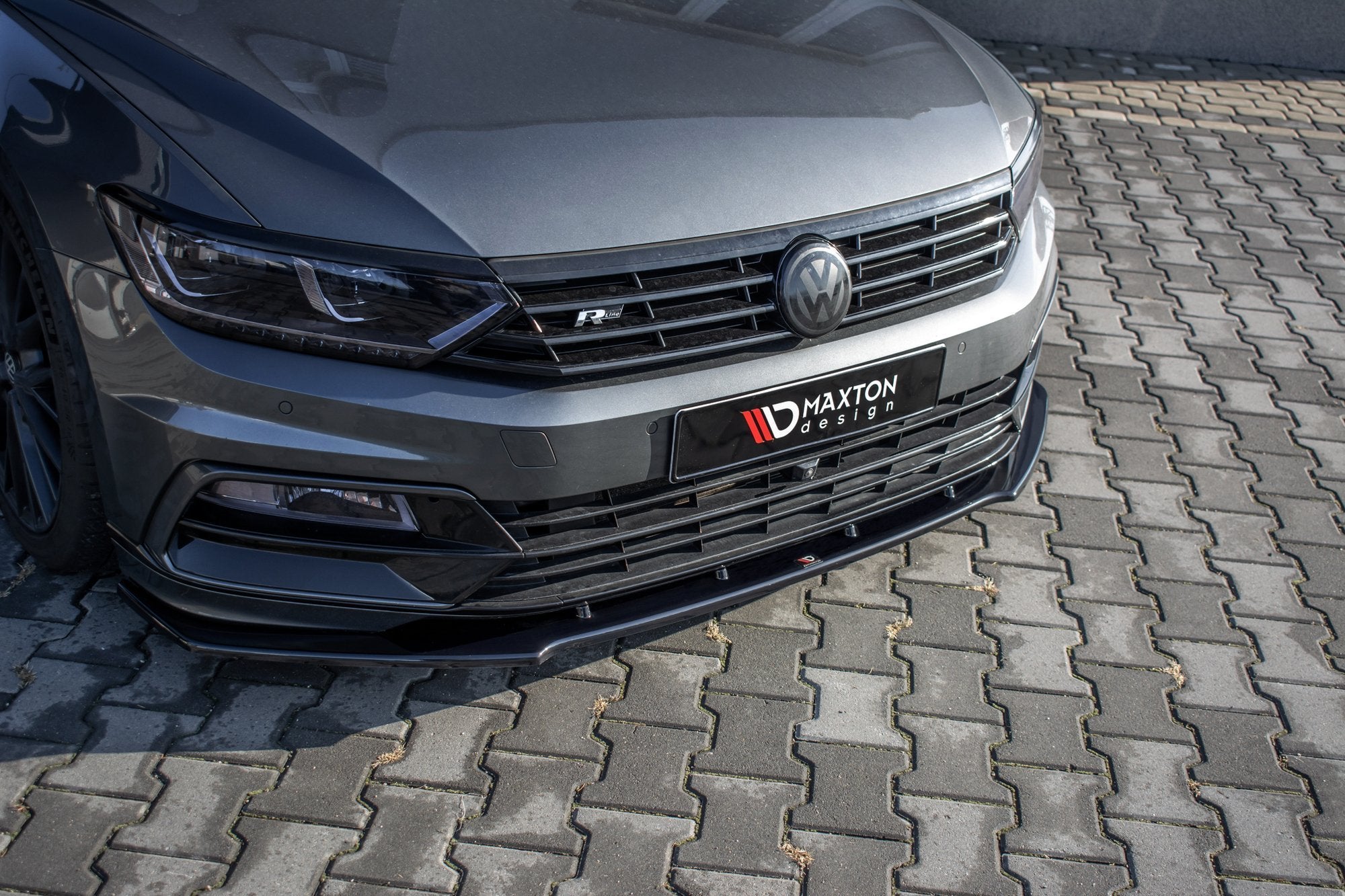 Front Splitter V.1 Volkswagen Passat R-Line B8