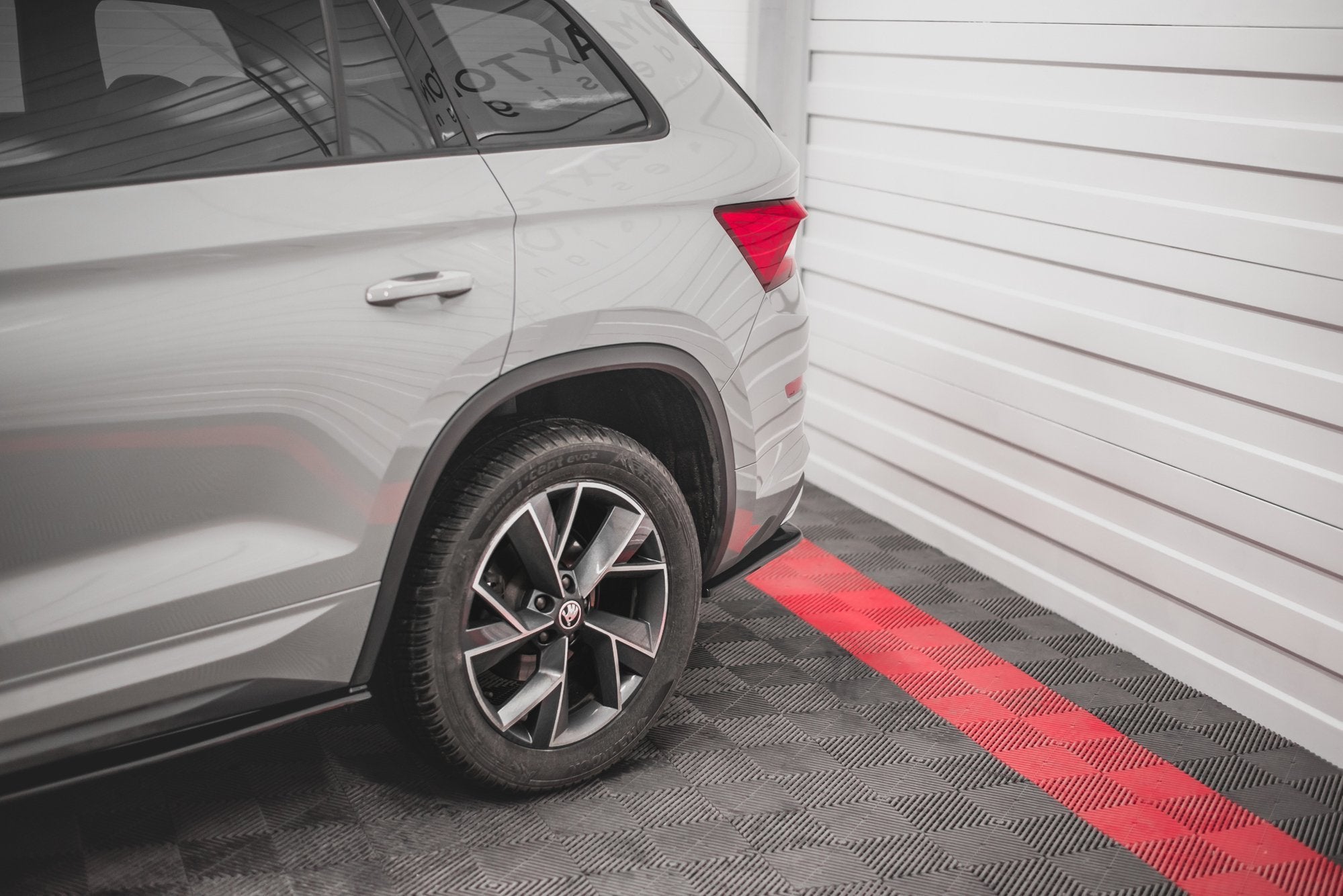 Rear Side Splitters Skoda Kodiaq Mk1 Sportline