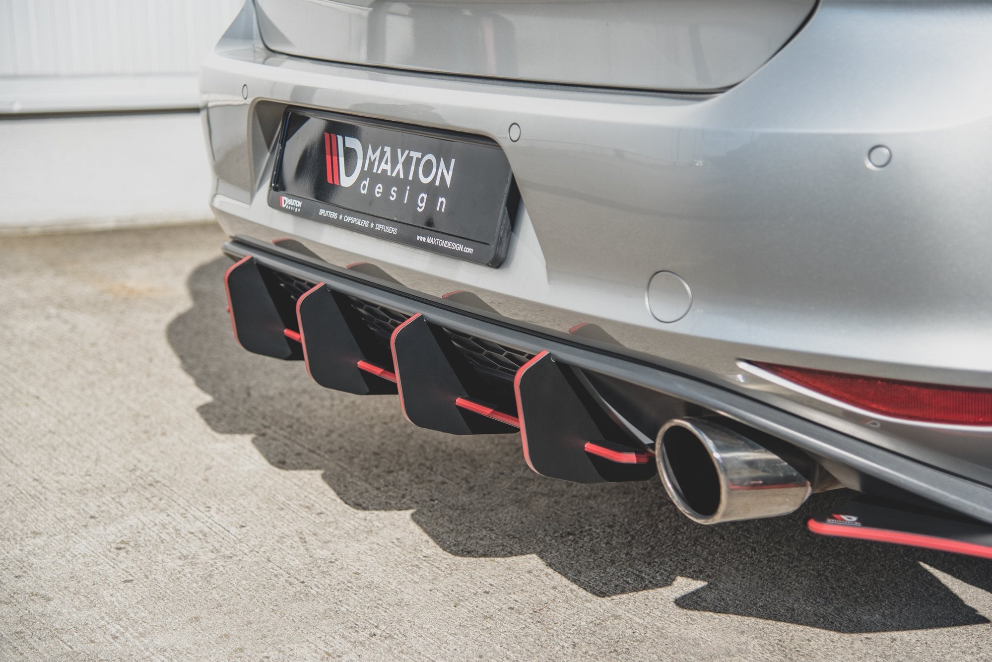 Street Pro Rear Diffuser V.2 VW Golf 7 GTI