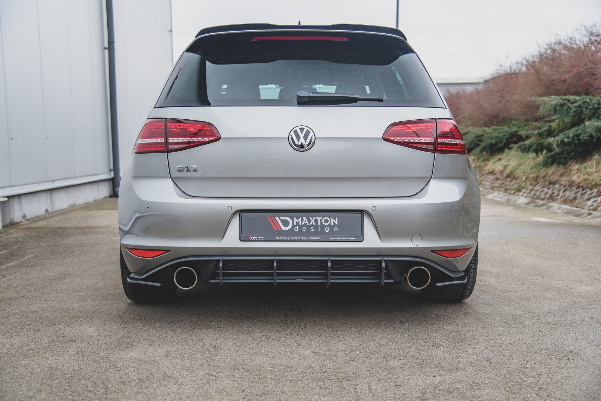 Street Pro Rear Diffuser V.2 VW Golf 7 GTI