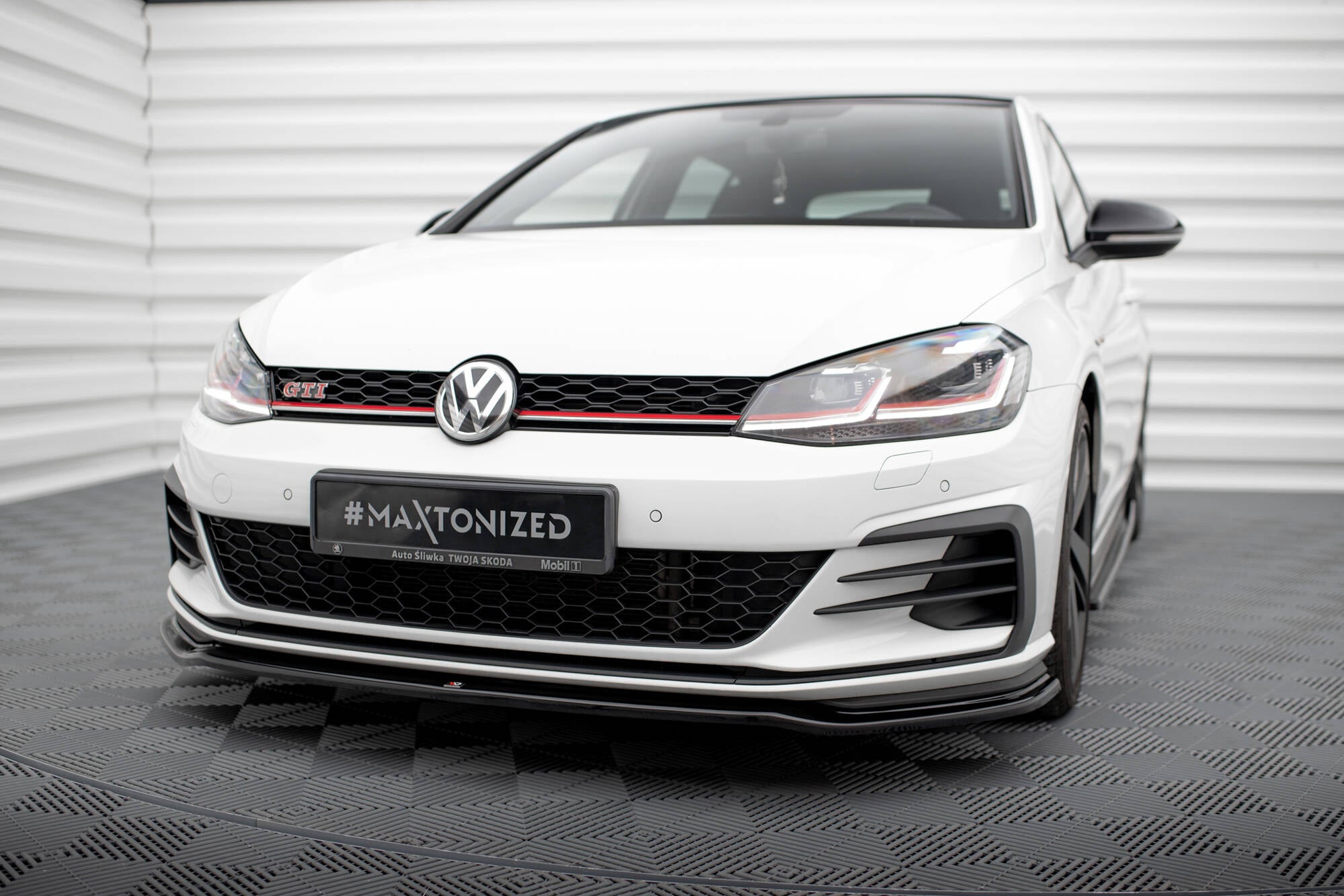 FRONT SPLITTER V.2 VW GOLF VII GTI FACELIFT