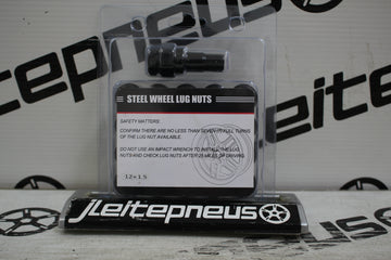 Set of BLACK imbus lug nuts 12x1,5 + Key