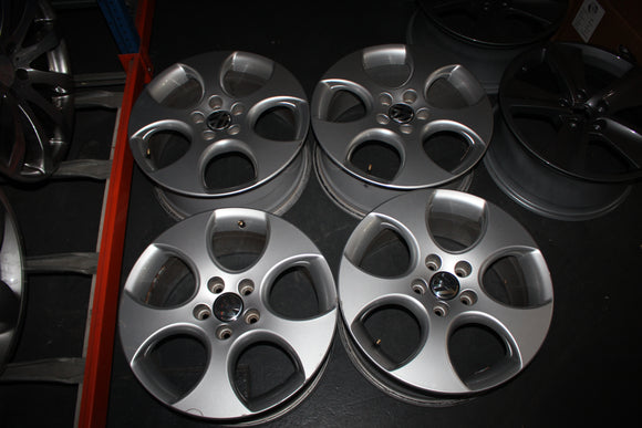 Jantes Originais VW 17 5x112 7.5 ET51  - Fazemos Montagem*/ Envio**