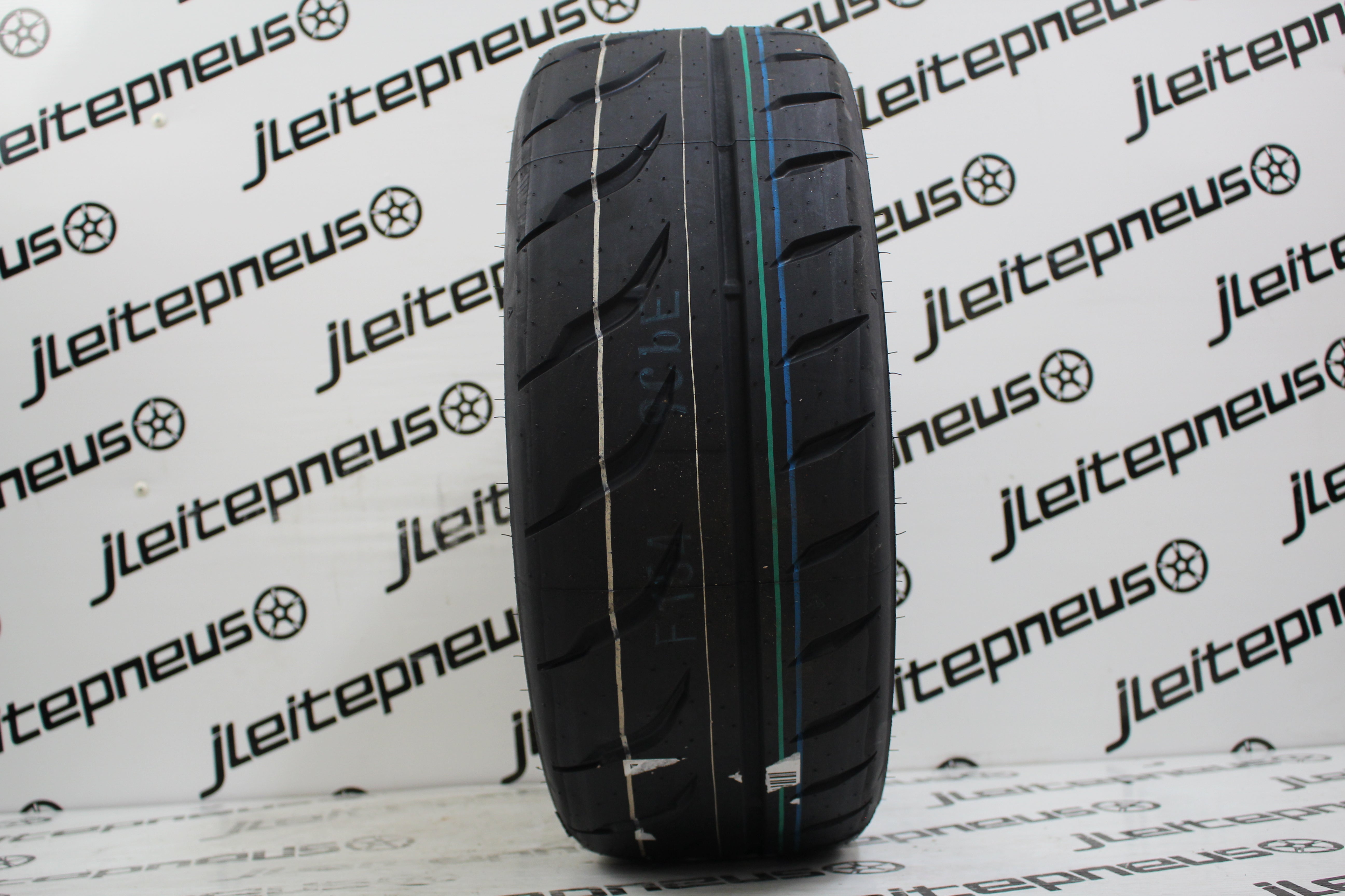 Pneus Novos Semi-Slick Toyo R8R 195/50/R15 - Fazemos Montagem/Envio