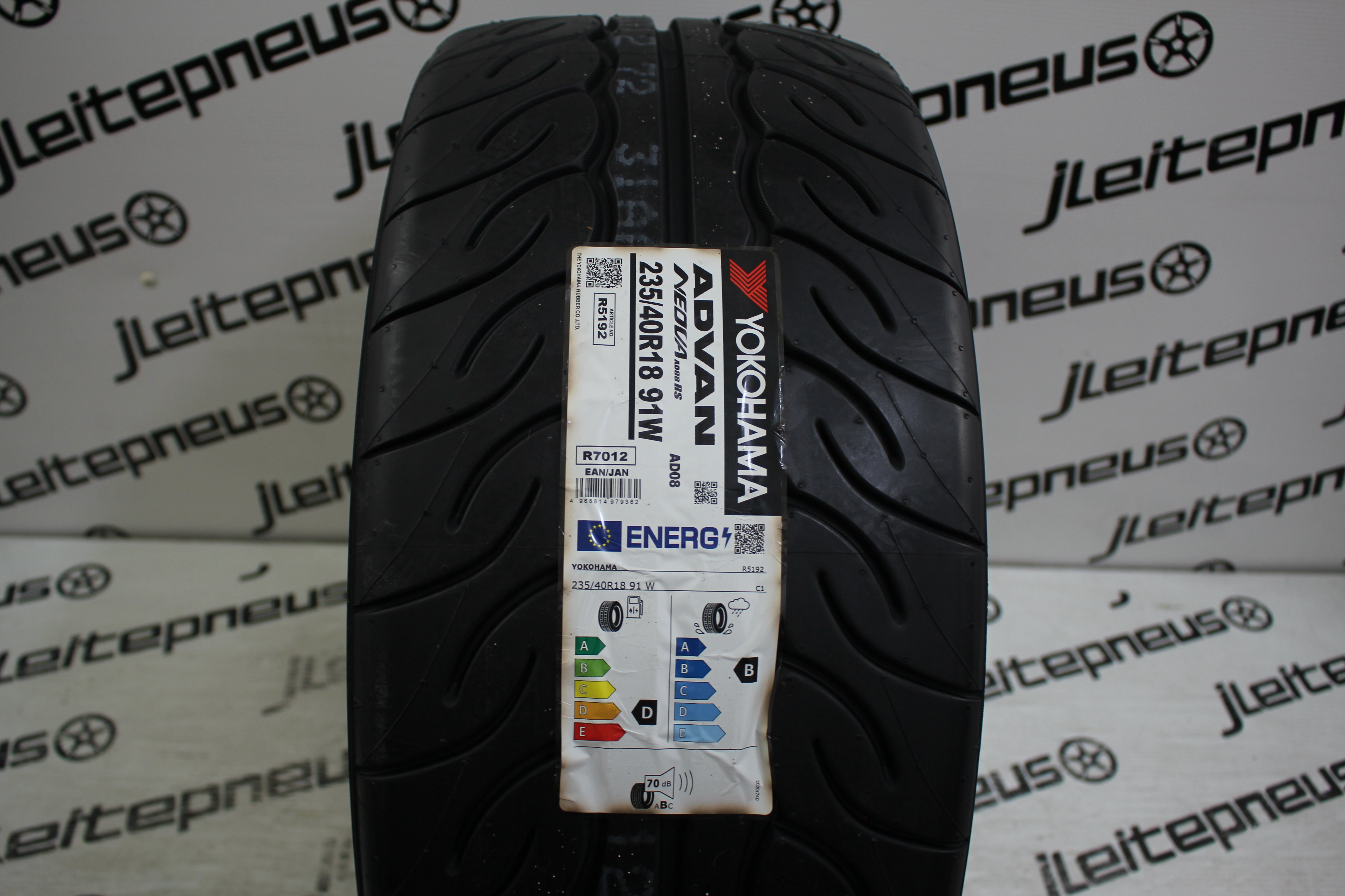 Pneus Novos Semi-Slick Yokohama Advan Neova AD08 RS 235/40/18