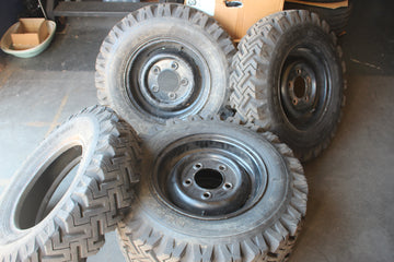 4 Jantes de Ferro Land Rover com 5 Pneus 7.50-16 - Fazemos Montagem/Envio - 0