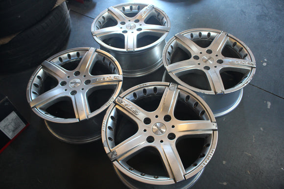 Jantes Originais MOMO GTR 16 4x114.3 7 ET40 - Fazemos Montagem/Envio