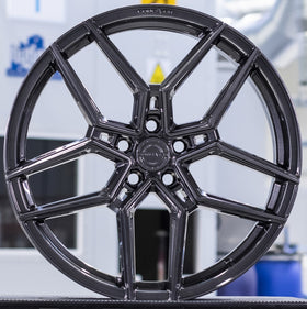 Concaver CVR5 22x9 Gloss Graphite