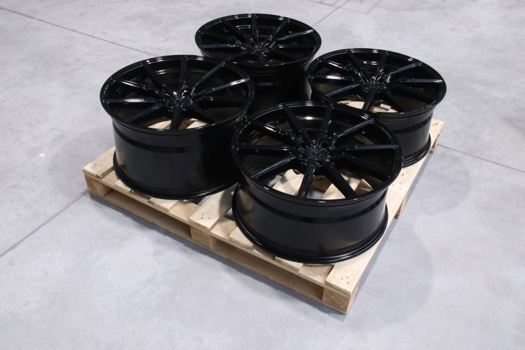 Set of CVR4 22x10 ET45 + 22x11,5 ET61 5x130 Gloss Black
