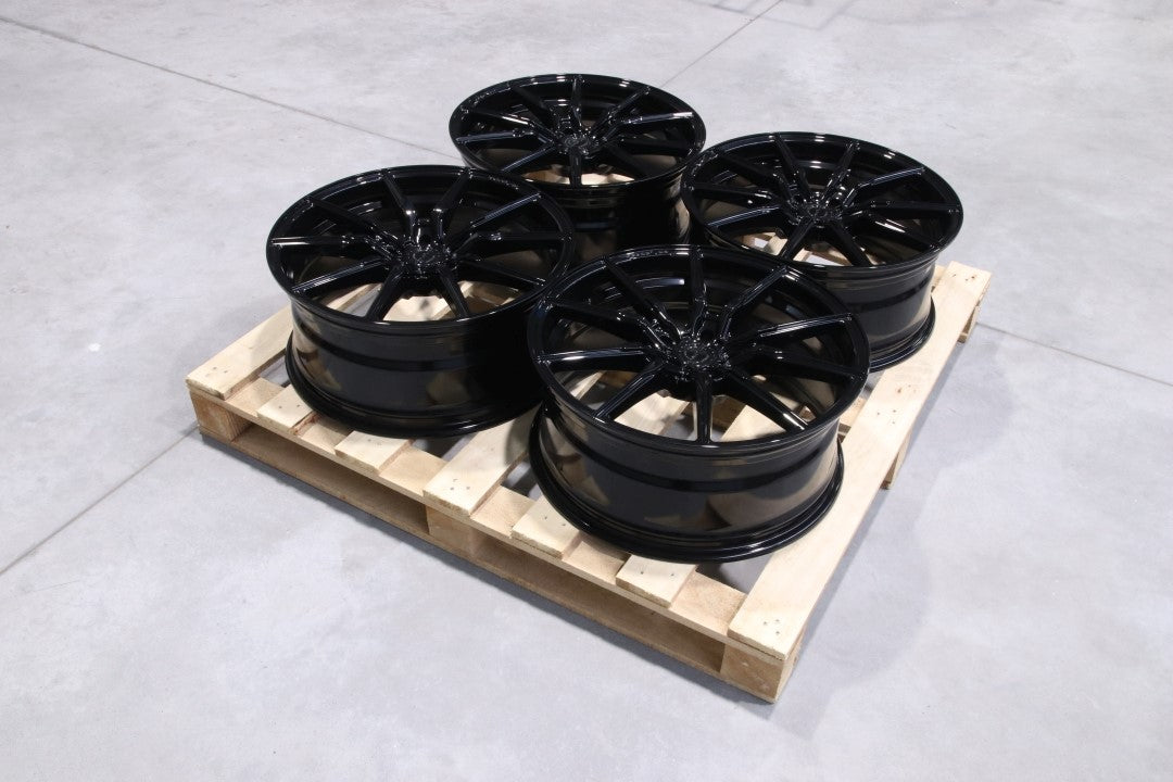 Set of CVR4 20x8,5 ET37 5x120 Gloss Black