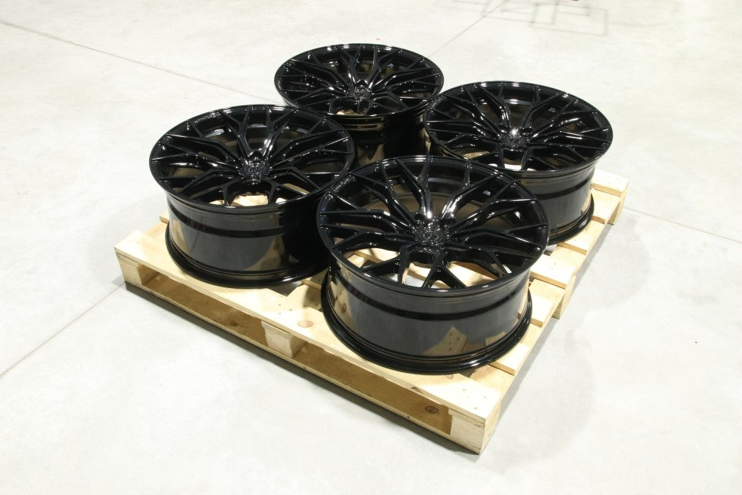 Set of CVR1 21x9,5 ET30 5x114,3 Gloss Black