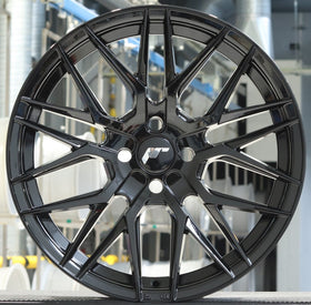JR Wheels JR28 17x8 Gloss Black