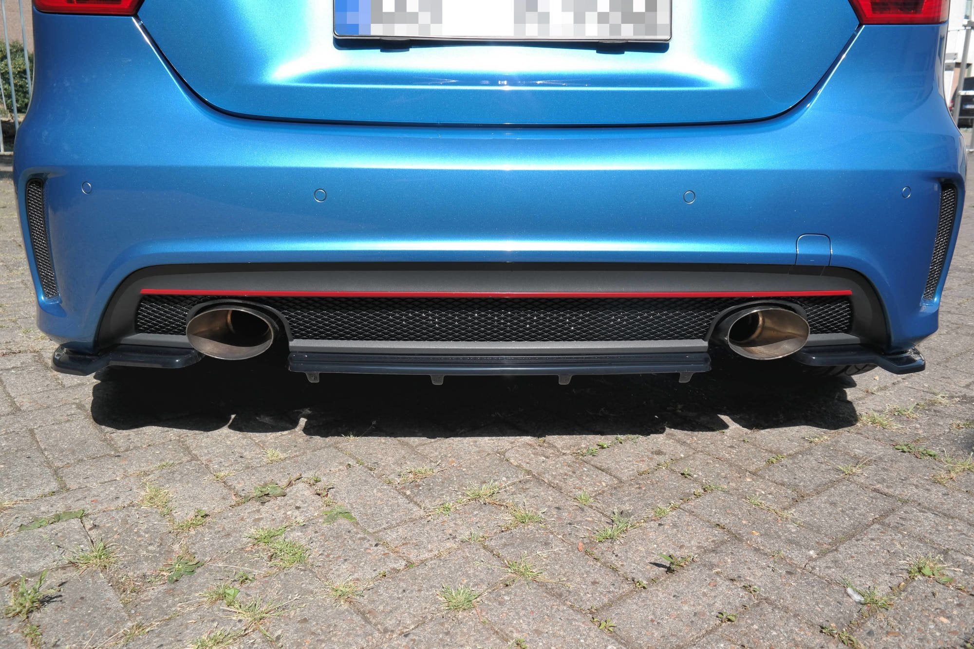 CENTRAL REAR SPLITTER (WITH VERTICAL BARS) MERCEDES-BENZ W176 AMG-LINE PREFACE