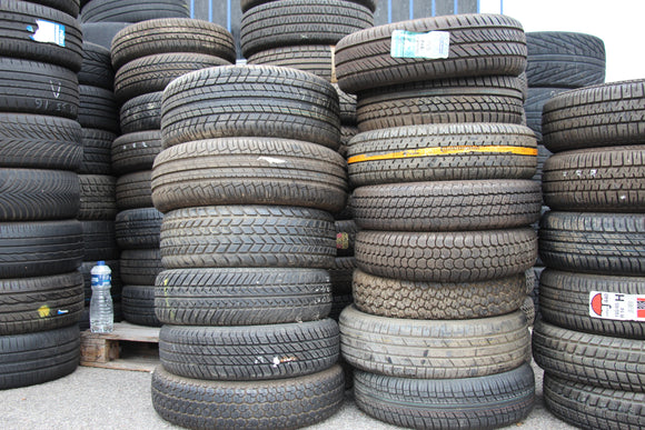 Pneus antigos em diversas medidas/marcas