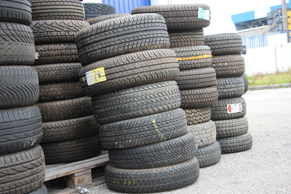 Pneus antigos em diversas medidas/marcas