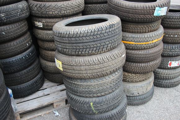 Pneus antigos em diversas medidas/marcas
