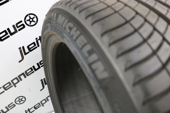 Pneus Novos Michelin RFT 275/40R18 (2015)