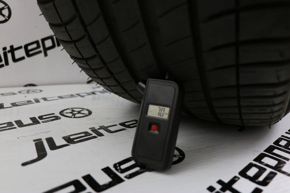 Pneus Novos Michelin RFT 275/40R18 (2015)