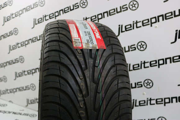Pneus Novos Roadstone 235/30R20 (Dot12) - Oferta de Montagem/Envio