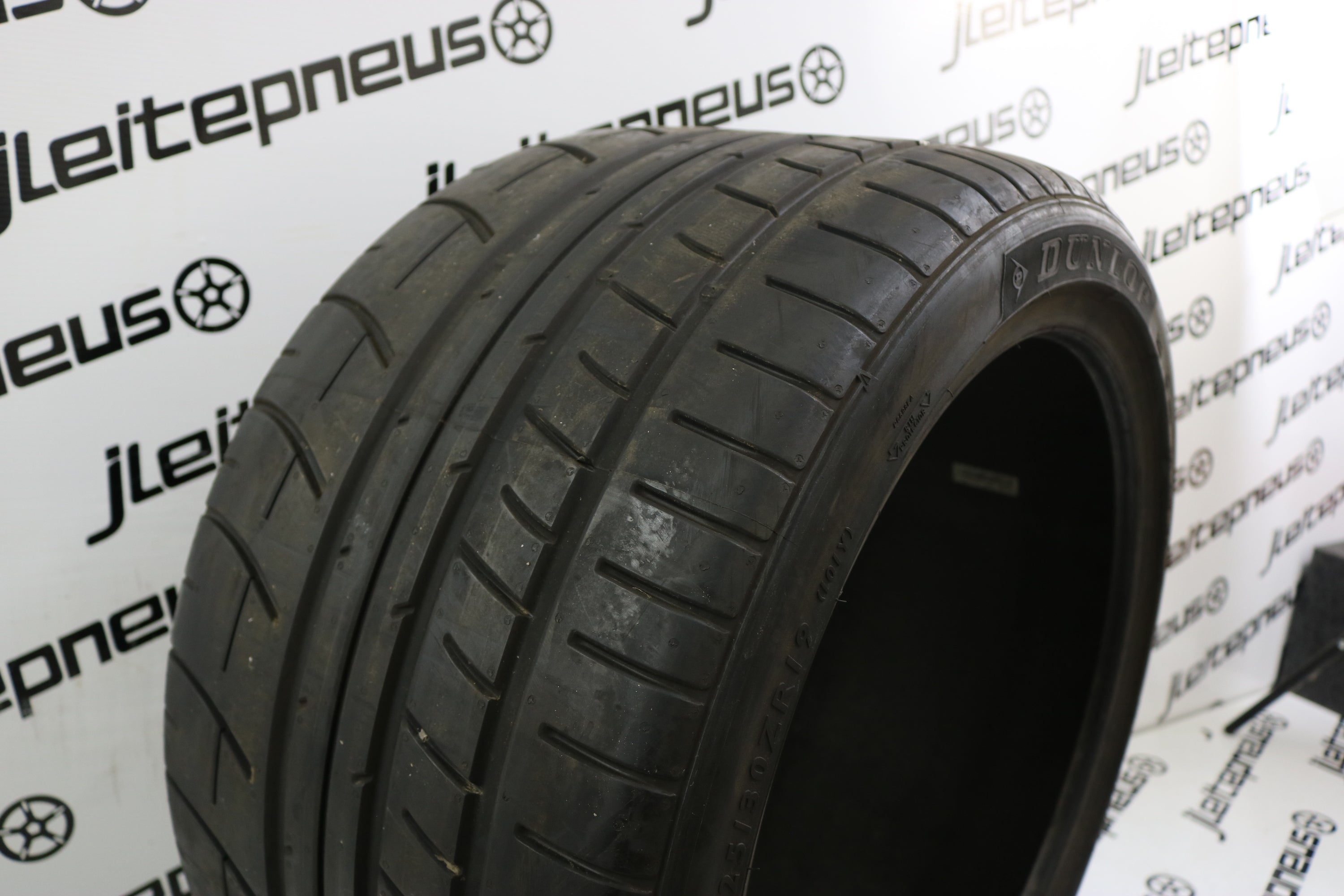 Pneus Dunlop Sport Maxx Race 325/30R19 (Dot14) - Oferta de Montagem/Envio